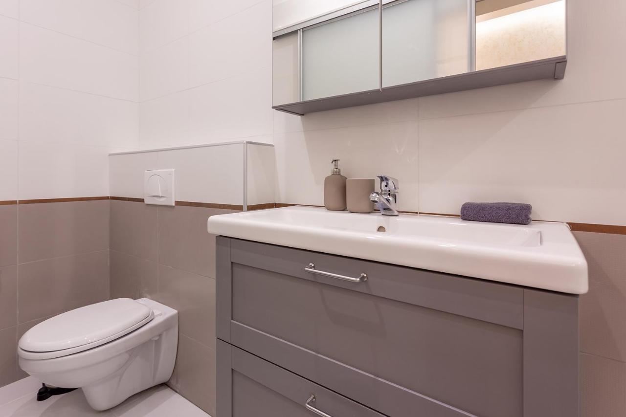 Goldcentral Comfort Apartment *